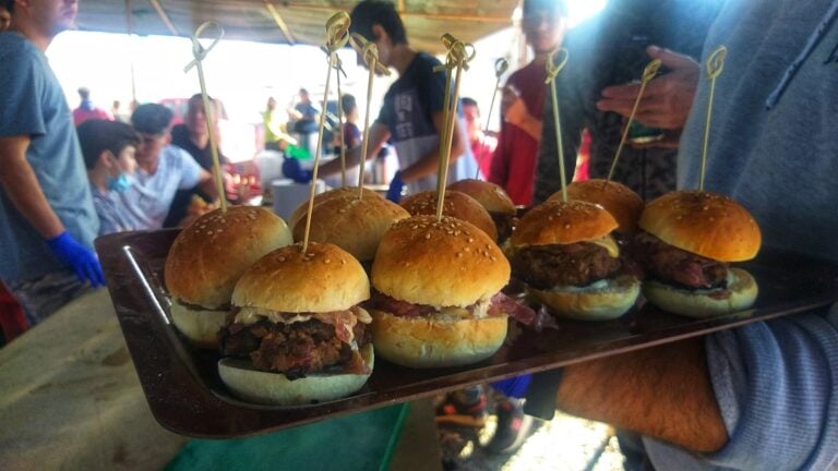 Alumnos del IES Puerto del Rosario promueven la gastronomía vinculada a la ganadería de costa