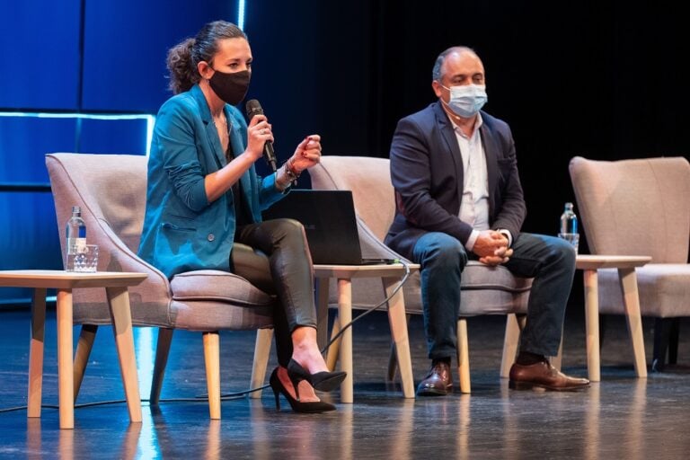 Jéssica de León presenta en el Foro una plataforma de trabajo ‘avanzada’ para el Patronato de Turismo