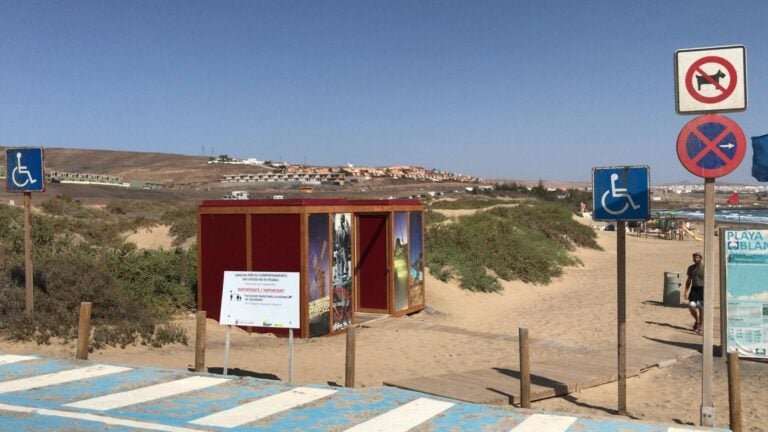 Corte temporal de los servicios en la zona sur de Playa Blanca por las obras del paseo marítimo