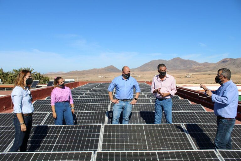 El Albergue Juvenil de Tefía ya se abastece con paneles solares fotovoltaicos