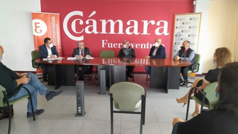 Cámara y Asofuer se adhieren al Manifiesto del REF para favorecer la inversión en el archipiélago