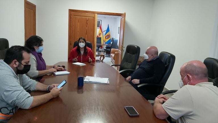 Tuineje trabaja para llevar la fibra óptica a todos los pueblos del municipio