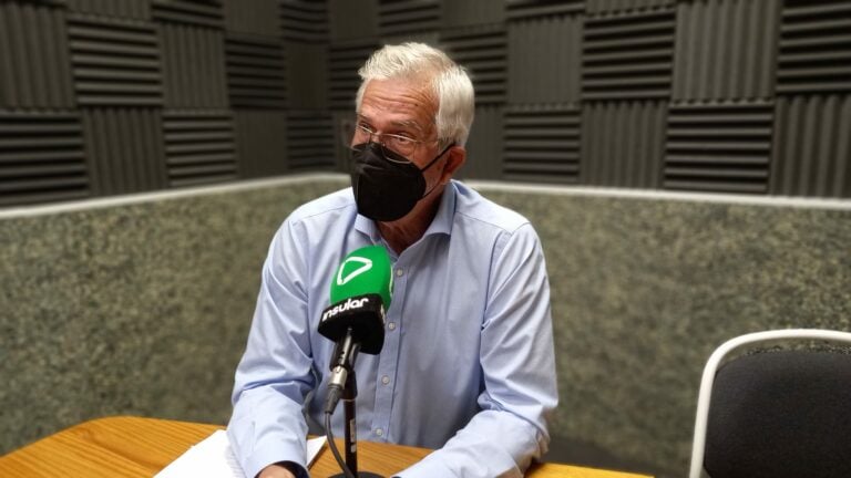 «Siendo alcalde he paralizado una convocatoria de empleo en la que participaba un familiar»