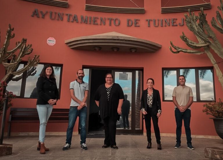 Esther Hernández alardea de «presupuestos históricos» a costa de impuestos a los vecinos de Tuineje