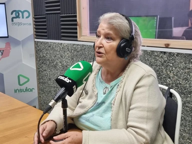 La periodista Rosario Sanz presenta su libro ‘Cuatro gotas nada más’ en Puerto del Rosario