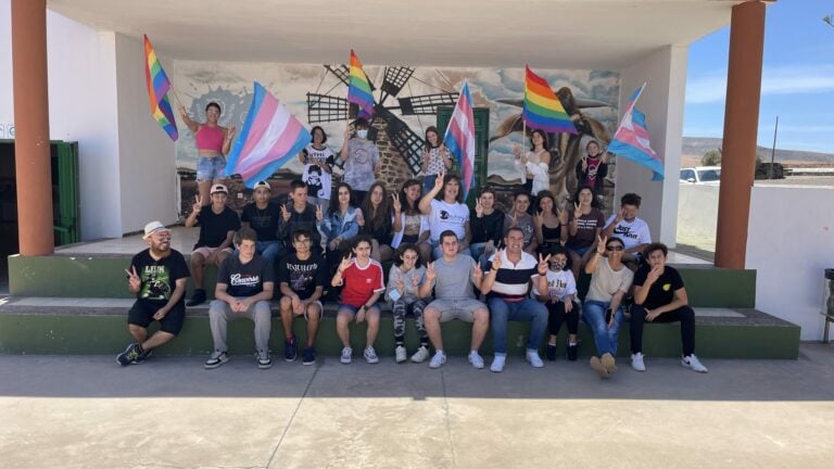 Alumnos de 2º de Bachillerato del IES La Oliva reivindican el Día contra la LGTBIfobia