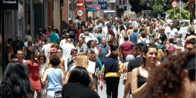 Los canarios son los que menos viven fuera de la comunidad en la que nacieron