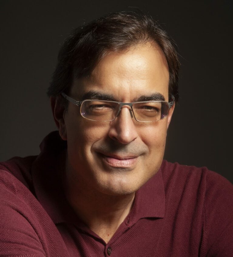 La Feria del Libro llega a su fin con presentaciones, circo y encuentros poético-musicales