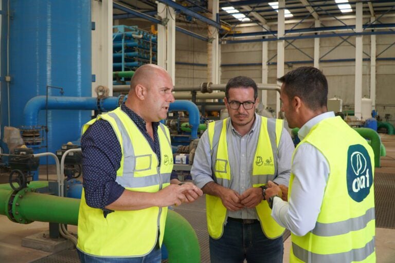 Cabildo y CAAF continúan mejorando las plantas desaladoras de Fuerteventura