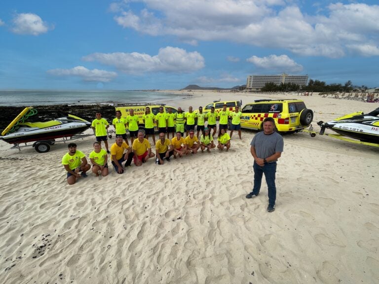 La Oliva refuerza el servicio de socorristas en sus playas