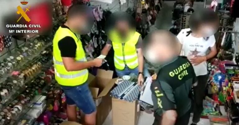 Dos detenidos en Fuerteventura por vender artículos falsificados