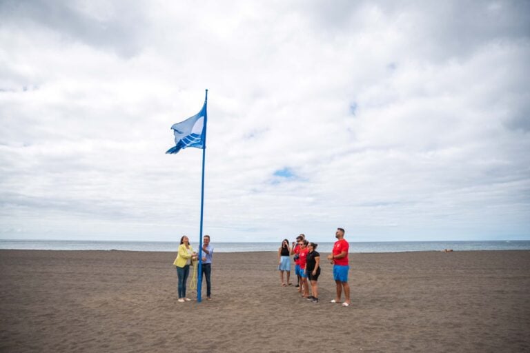 Tuineje iza la Bandera Azul en la playa de Gran Tarajal