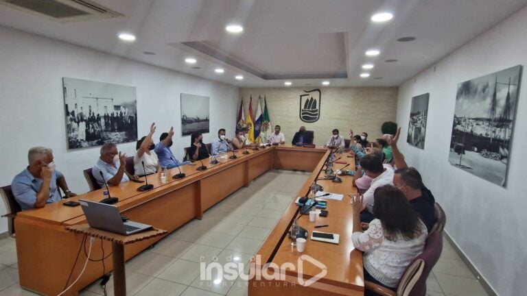 PSOE, Podemos, NC y Cs se «excusan» en un informe jurídico para «defender» a Yose Herrera