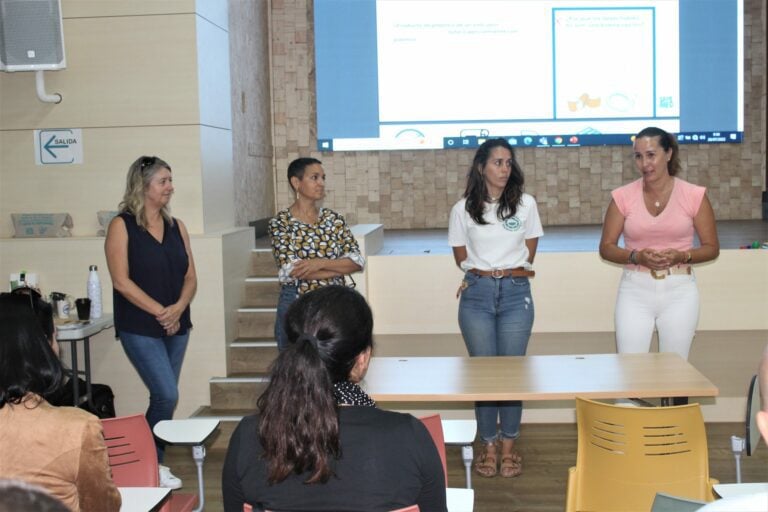 Personal de hoteles majoreros se forma para eliminar plásticos de un solo uso