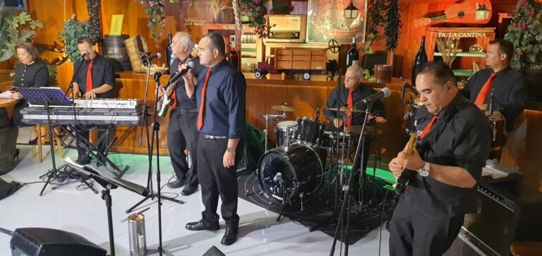 Jacomar, Herbania, Los Ídolos y Armonía Show, juntas en las Fiestas de Antigua