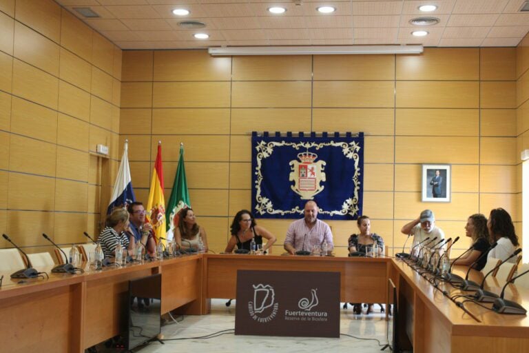El Cabildo recibe a Avanfuer tras ganar un accésit en los Premios Joven Canarias 2022
