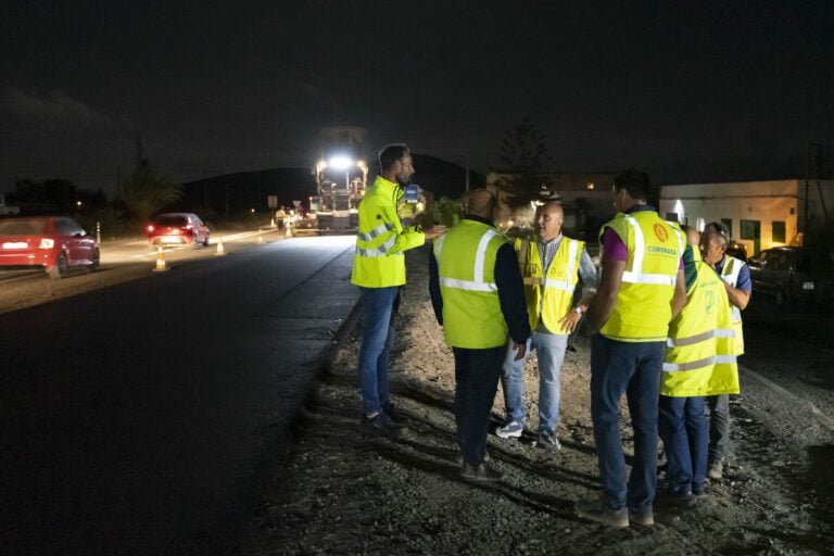 Los trabajos de asfaltado entre El Vertedero y Llanos pelados culminarán en una semana