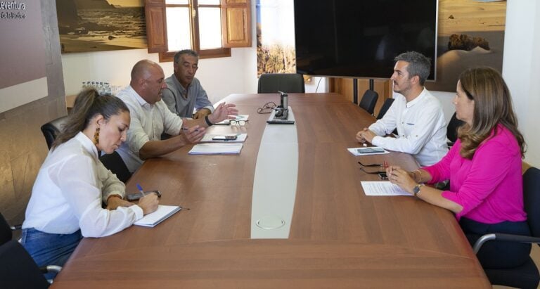 Fuerteventura formaliza su candidatura para acoger la Agencia Espacial Española
