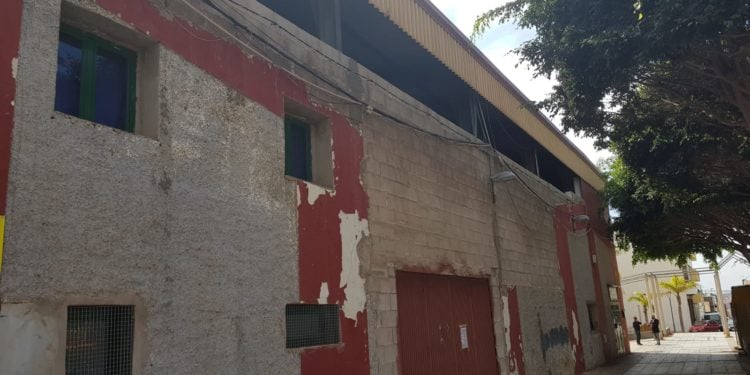 A licitación la rehabilitación de la fachada del Terrero de Lucha de Puerto Cabras