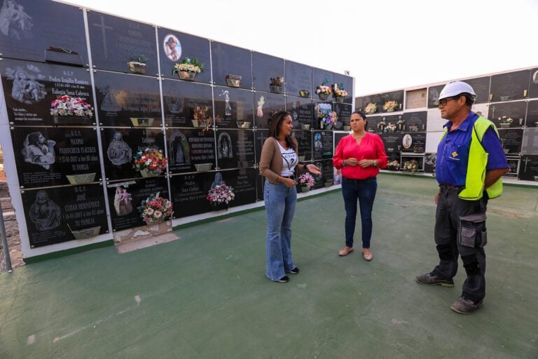 El cementerio de Gran Tarajal se acondiciona para el 1 de noviembre