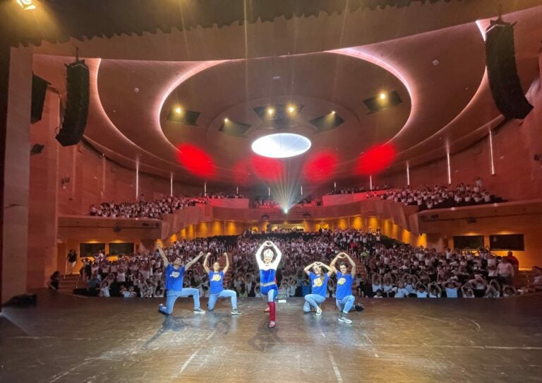 2.000 escolares aprenden sobre inteligencia emocional y hábitos saludables con SuperAbuela