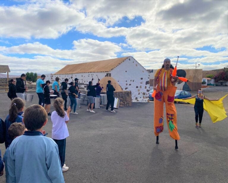 3.500 escolares celebran el Día de la Infancia con cuentos tradicionales y percusión corporal