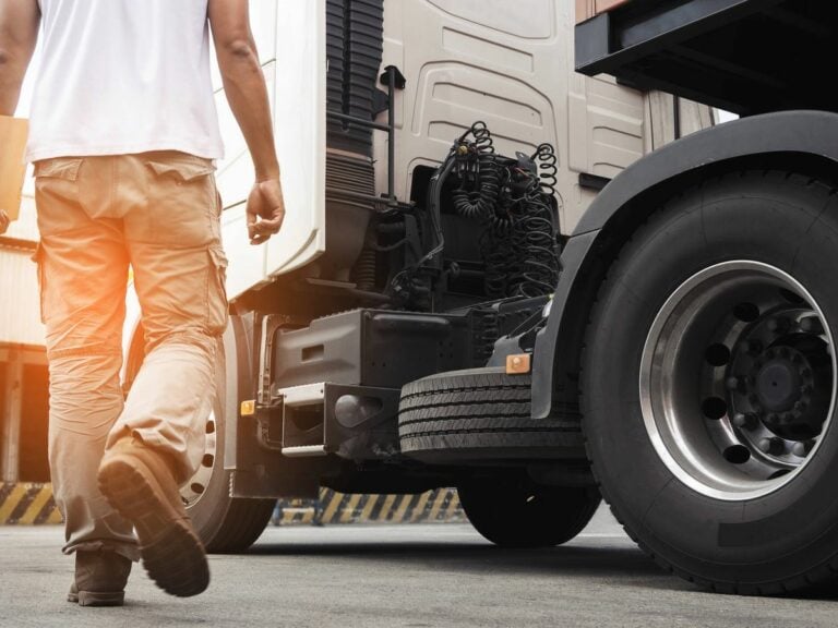 Los camioneros canarios anuncian un paro indefinido