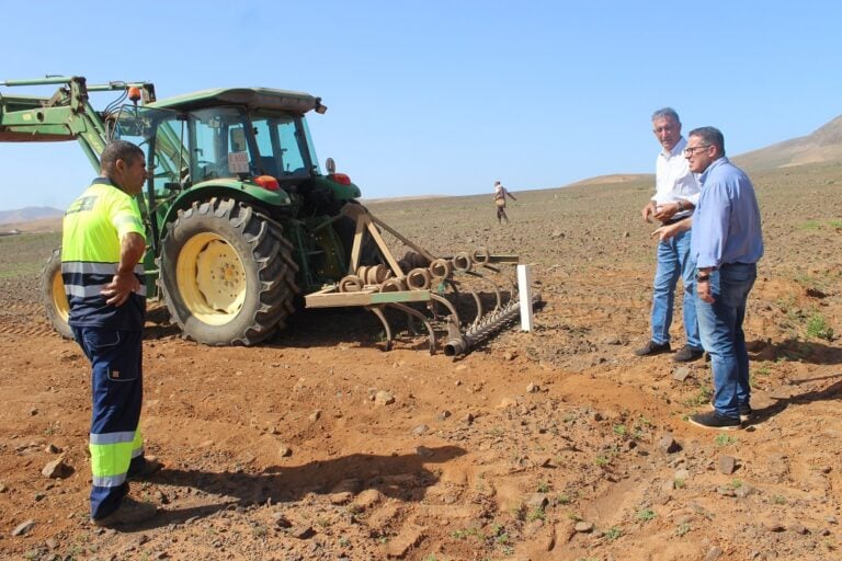 Siembra de grano en Casillas del Ángel para favorecer las especies cinegéticas y silvestres