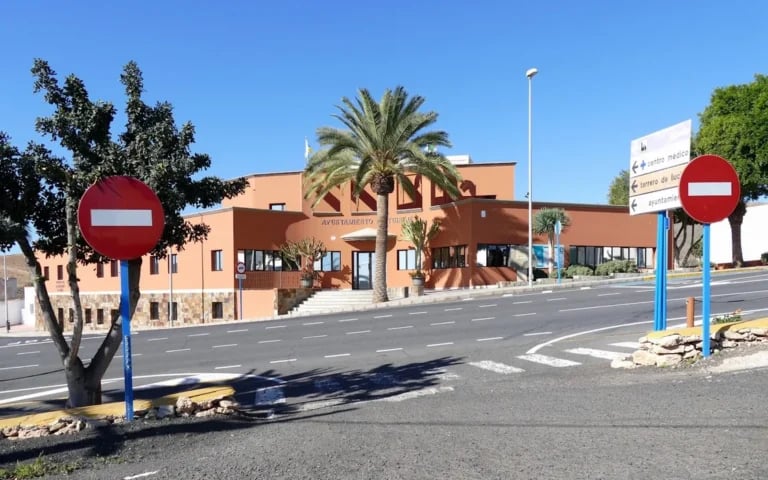 Tuineje y C.L Maxorata trabajan juntos para conseguir un terrero a la altura del municipio