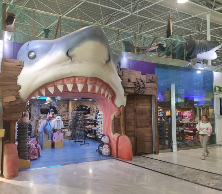 El Aeropuerto de Fuerteventura inaugura dos nuevos establecimientos comerciales