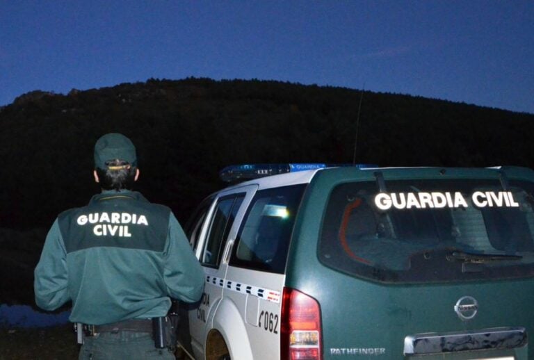 Pillan en Lanzarote a un menor conduciendo de madrugada con su padre de copiloto