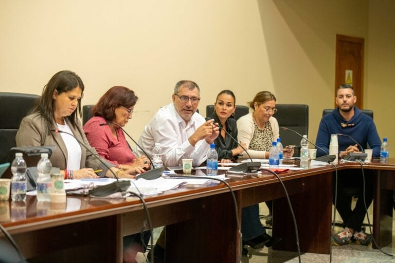 Tuineje liquida su presupuesto con unos niveles por encima de los exigidos