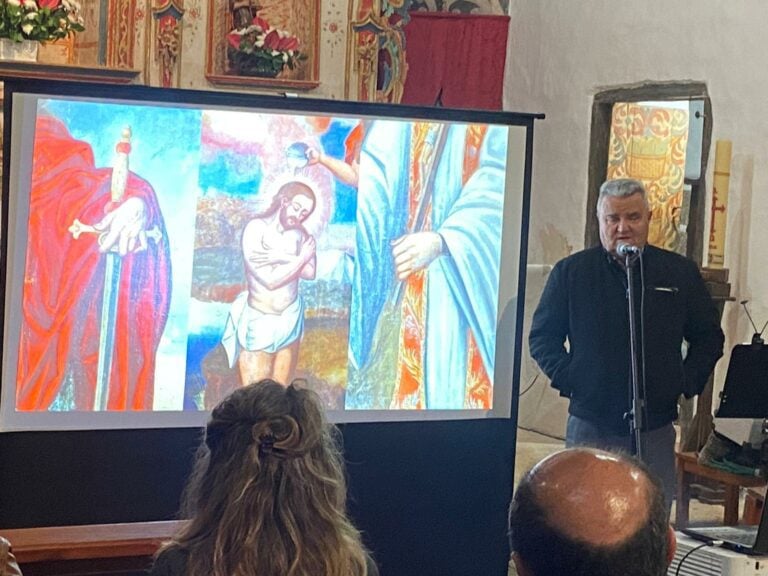La ermita del Valle de Santa Inés luce tres de sus obras pictóricas restauradas