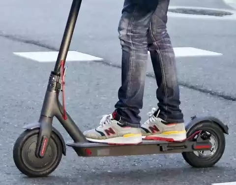 La Oliva aprueba una ordenanza pionera para regular el uso de patinetes