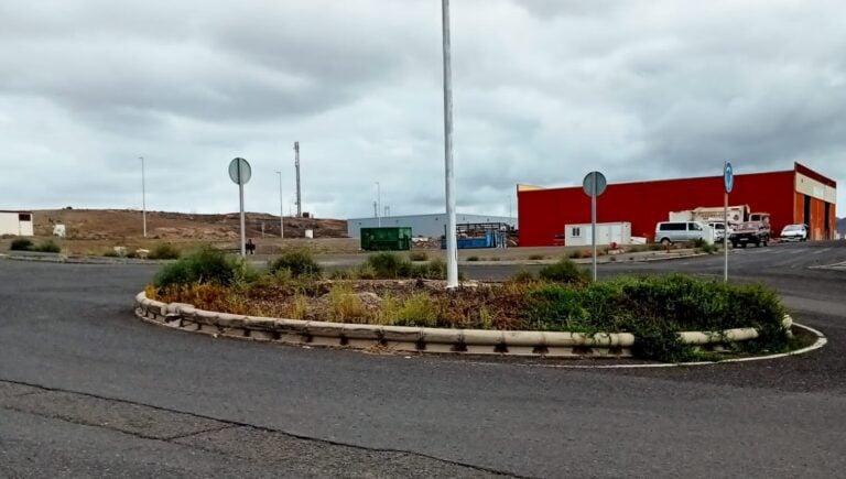 NC: Trabajadores de El Cuchillete y visitantes al tanatorio siguen sin parada de guaguas