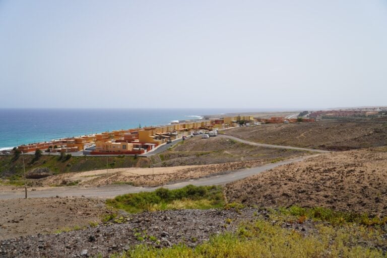 Preocupación de vecinos y Ayuntamiento por la okupación en Playa Blanca 