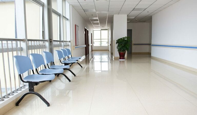 Una anciana canaria vive desde hace dos años en una residencia de salud mental para estar con su hijo