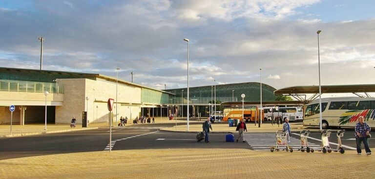 Un turista grave tras ser atropellado en el aeropuerto de Fuerteventura