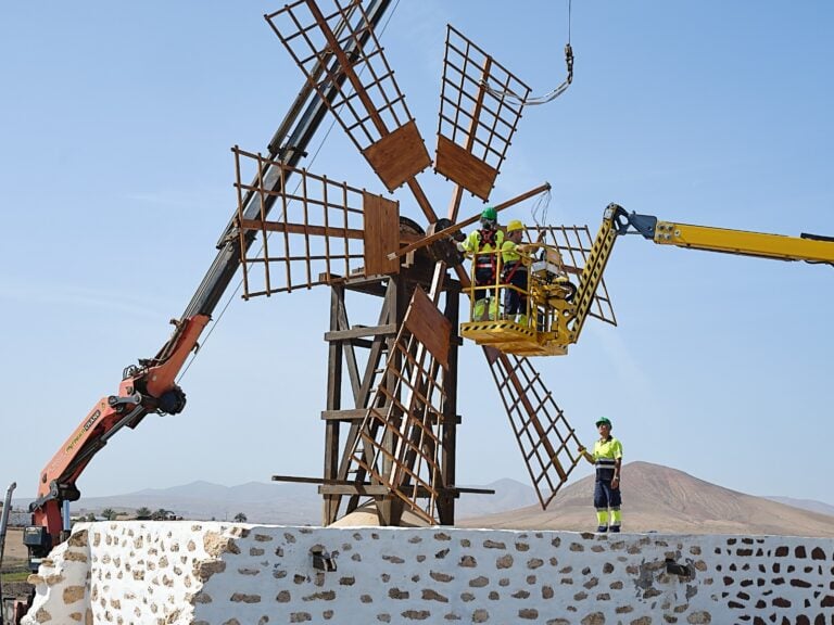 Sustituidas las seis aspas de la Molina de Tefía
