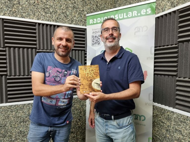 El escritor majorero Carlos David Gutiérrez Robayna presenta su segunda novela ‘Tres tes’