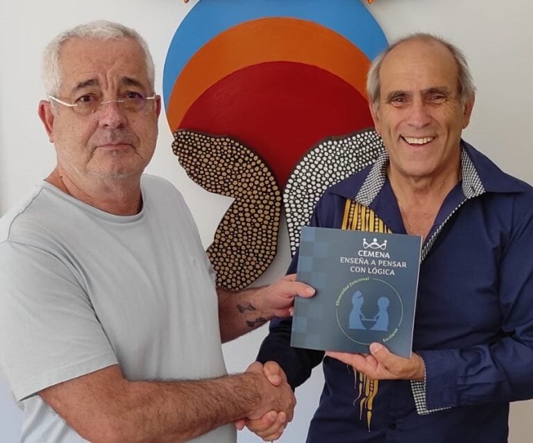 300 escolares de Puerto participan en un proyecto de refuerzo educativo a través del ajedrez