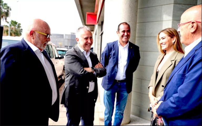 Clavijo: «Asusta el desconocimiento de finanzas y gestión que exhibe Torres»