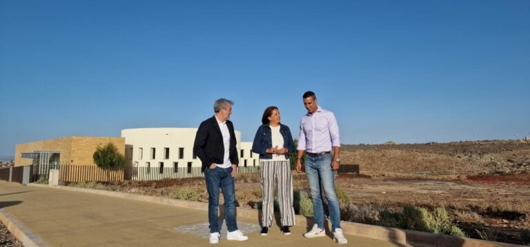 CC se compromete a la puesta en marcha del Centro de Salud Corralejo II