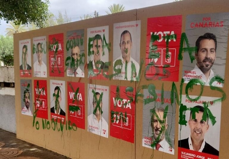 El PSOE denuncia graves pintadas en su cartelería electoral en Pájara