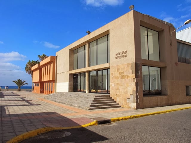 El Auditorio de Gran Tarajal no se tira: el informe permite su reforma