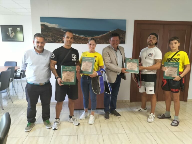 Pájara reconoce la labor de Tony García en el impulso de los deportes de contacto en el municipio