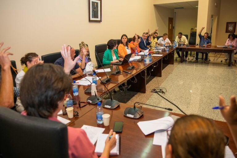 Tuineje se adhiere al convenio autonómico para el proceso de selección de la Policía Local