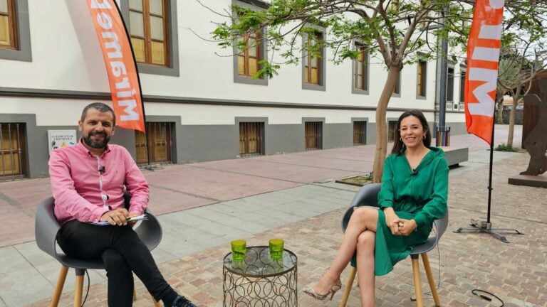 De León aboga por modernizar la ley y poner el «cascabel al gato» del alquiler vacacional