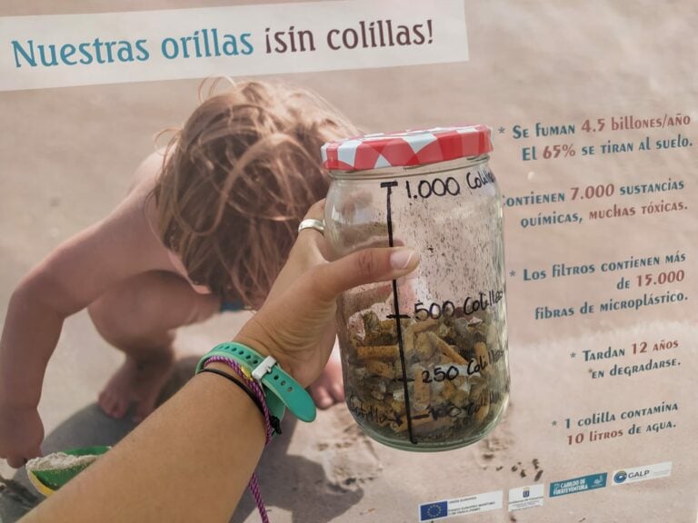 Grupo de Acción Costera lleva a cabo la campaña ‘Nuestras orillas, sin colillas’ en las playas de Fuerteventura