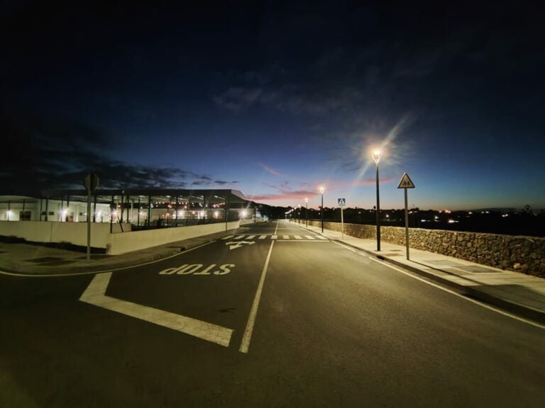 La Oliva inaugura el alumbrado público en la nueva urbanización «Colegio de Villaverde»